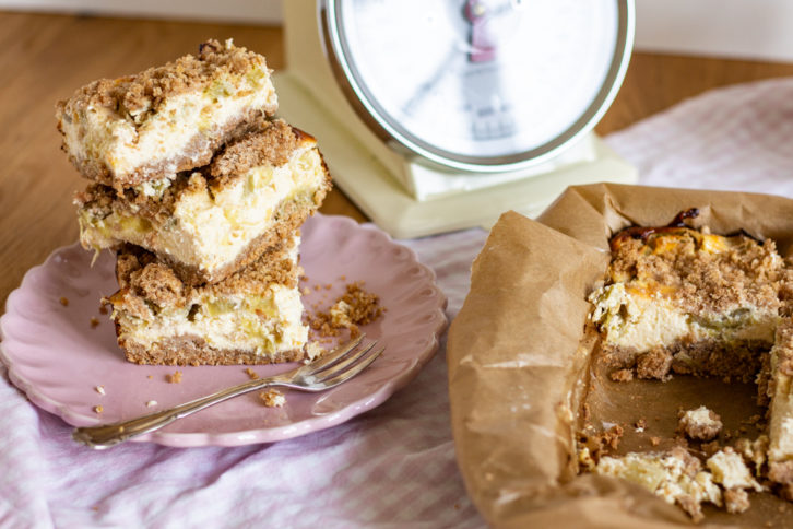 Streusel Rhabarber Quark Kuchen Klassisch Lecker - Antonella&amp;#39;s Backblog