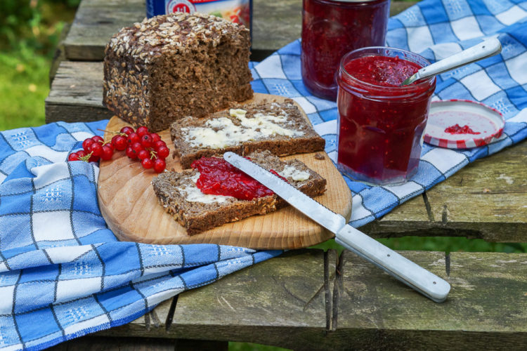 Selbstgemachte Marmelade: Himbeere - Johannisbeer & Mango + Gewinnspiel ... Selbstgemachte Marmelade: Himbeere - Johannisbeer & Mango + Gewinnspiel ...